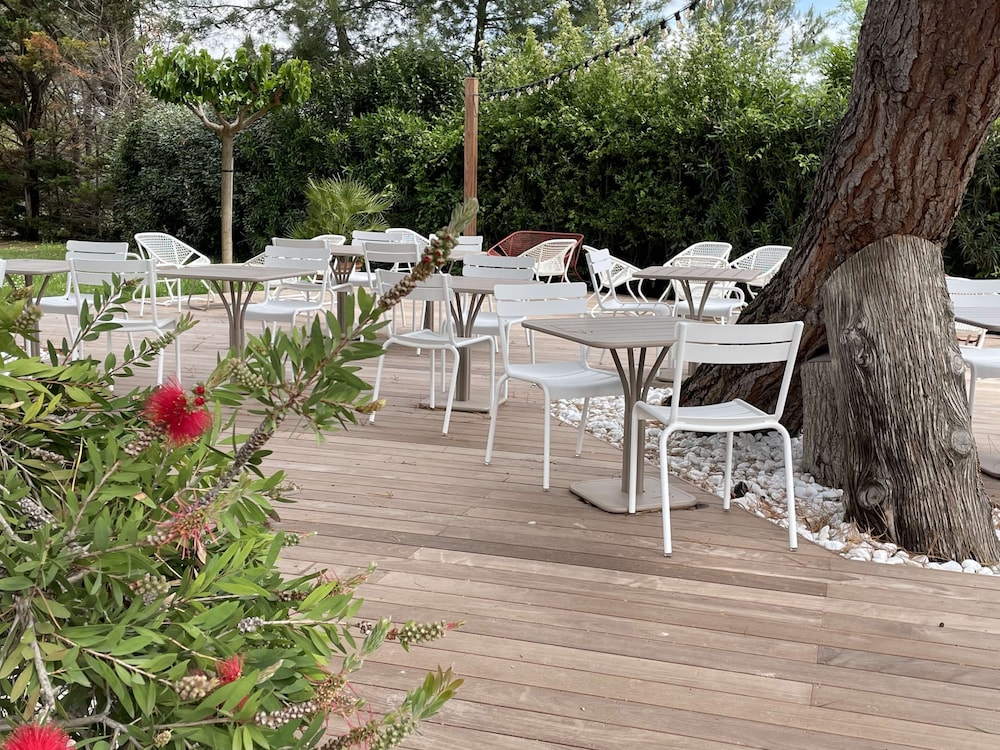 Kyriad Montpellier Lunel 69/72