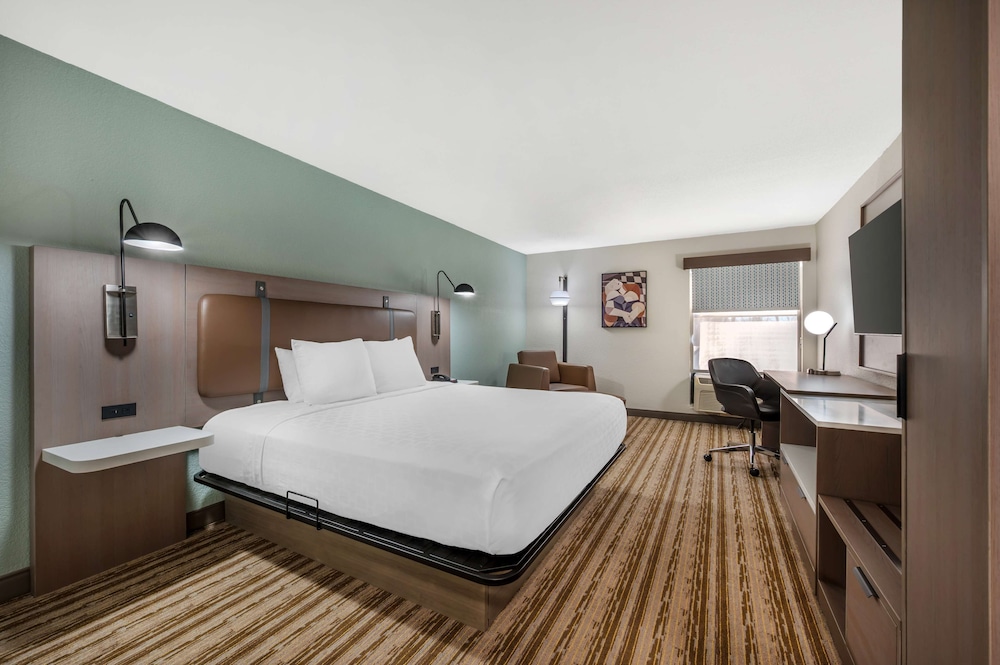 Standard, King Bed