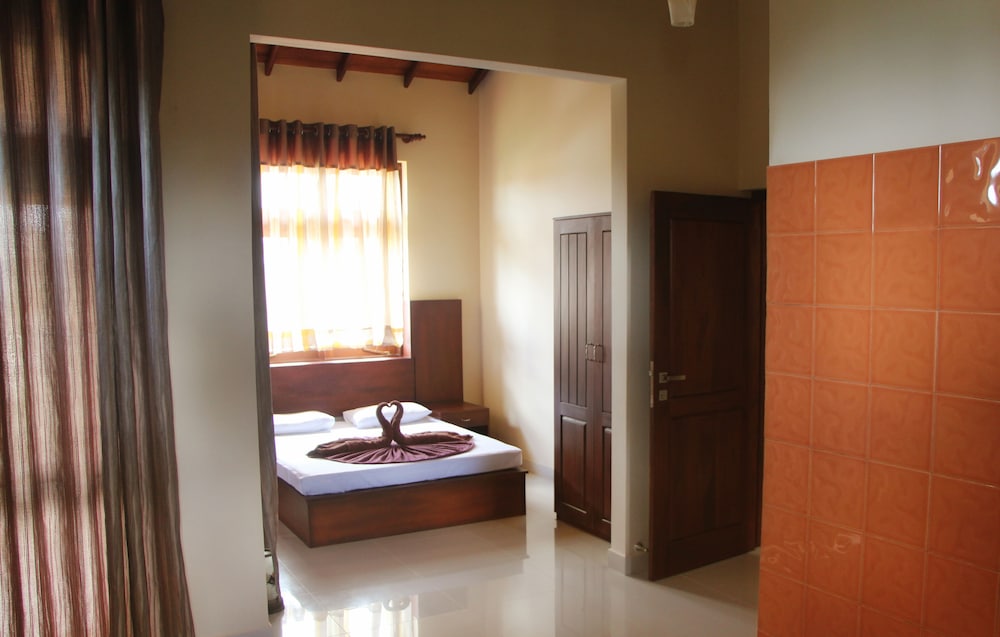 Airport Villa 23/57