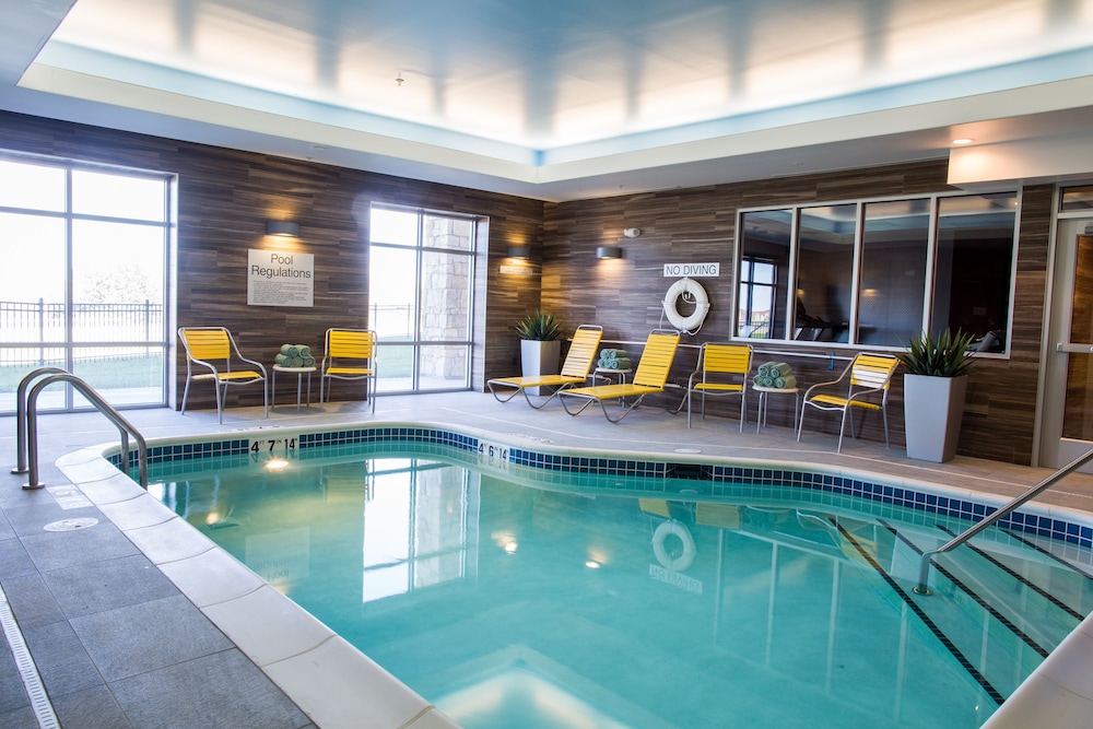 Fairfield Inn And Suites By Marriott Lincoln Southeast 35/64