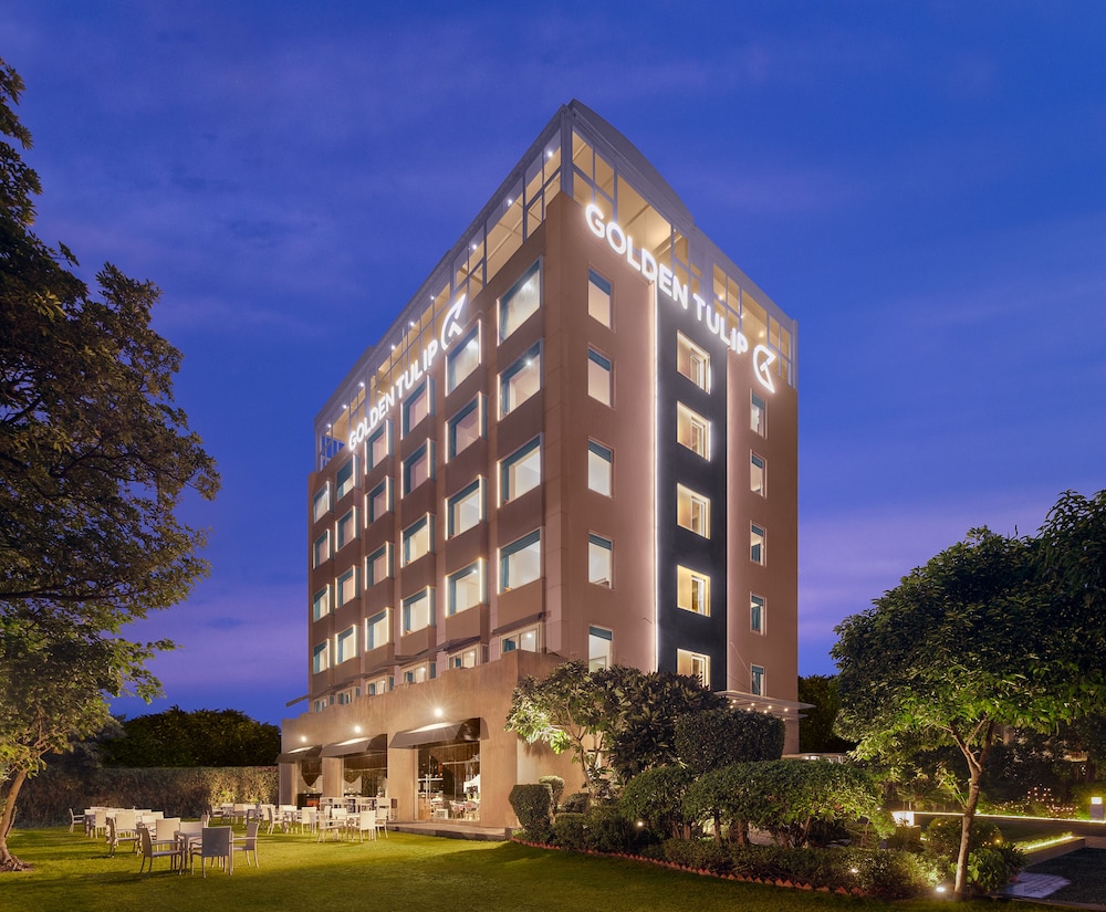 Golden Tulip Gurgaon - Sector 29 2/45