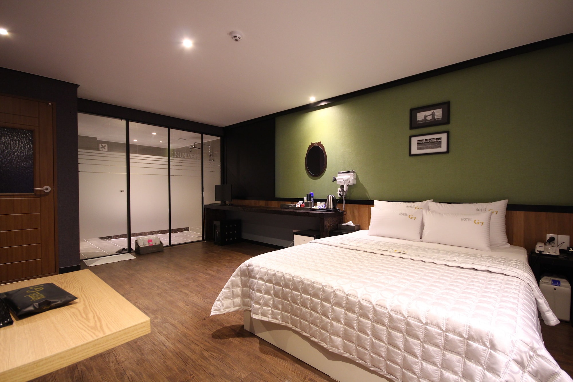 SUPERIOR, DOUBLE BED