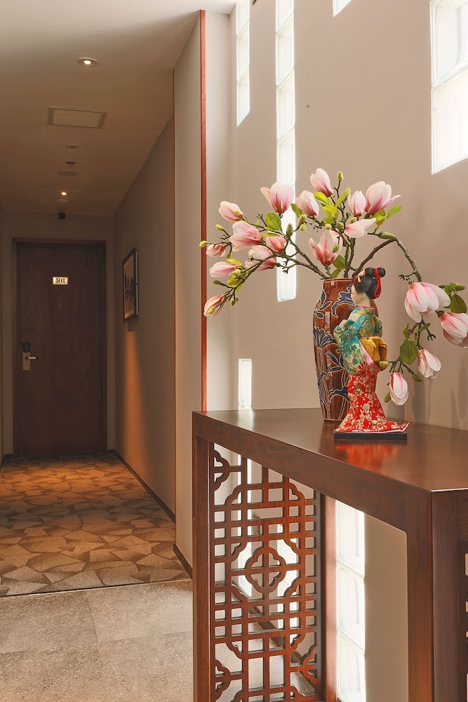 Cherry Boutique Hotel 11/50