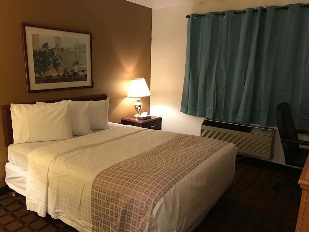 McGoverns Hotel and Suites 7/45