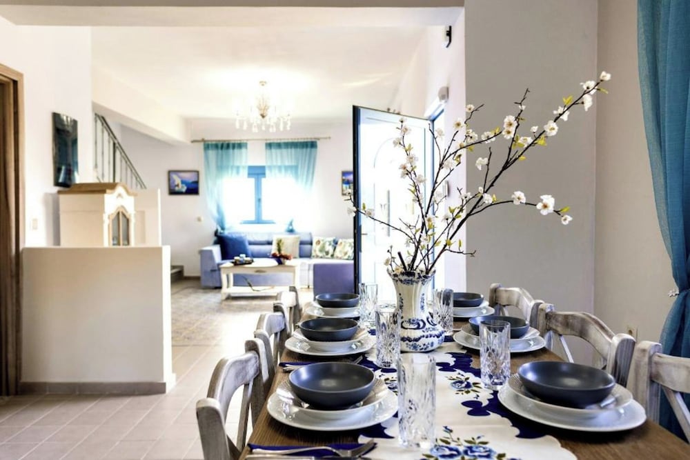 Luxury Retro Villas 38/54