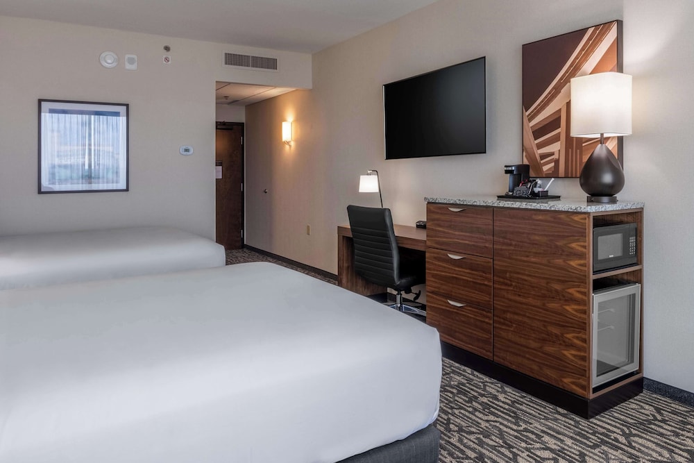 Drury Plaza Hotel Dallas Arlington 14/50