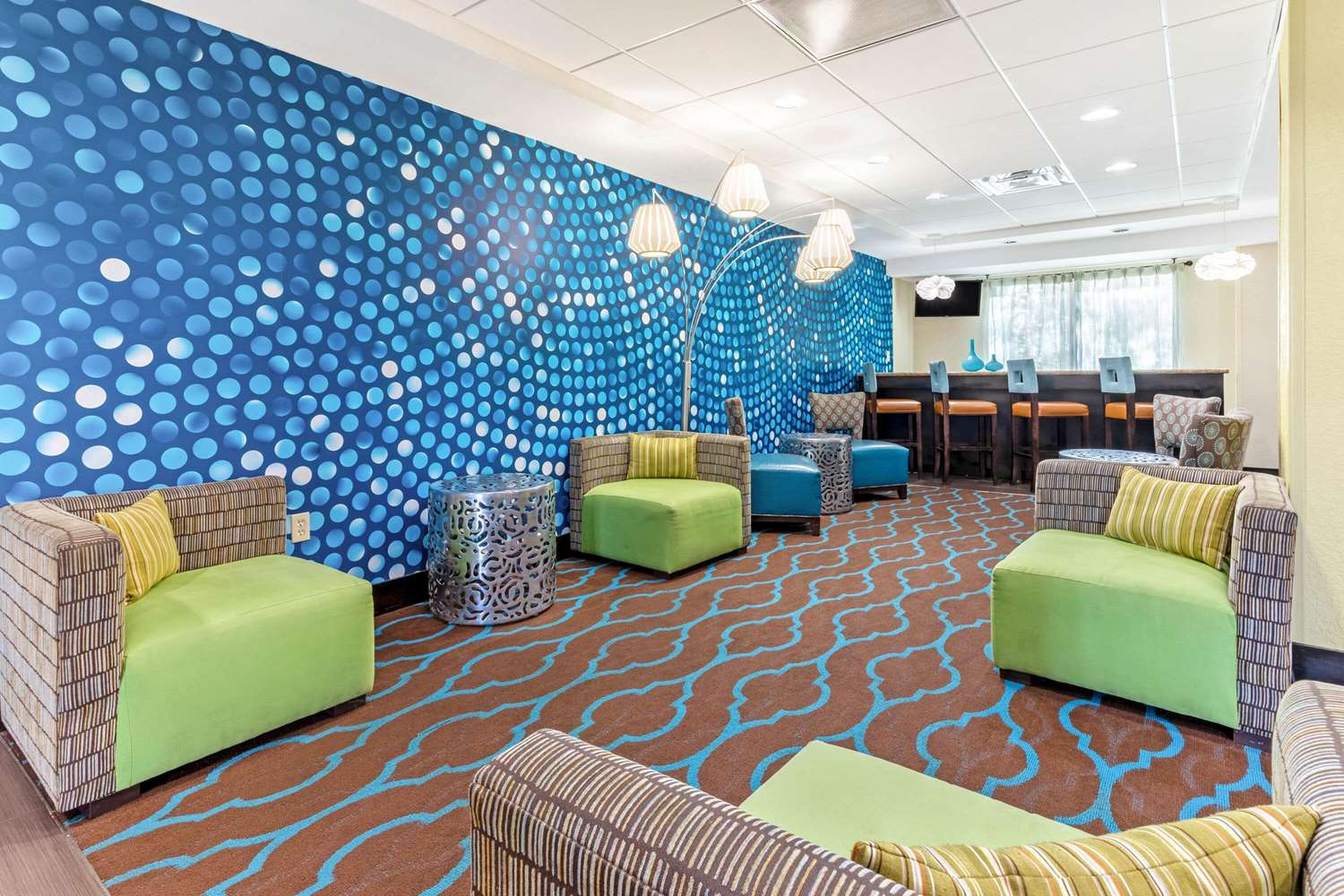 Comfort Inn & Suites Tampa North I-75 12/18