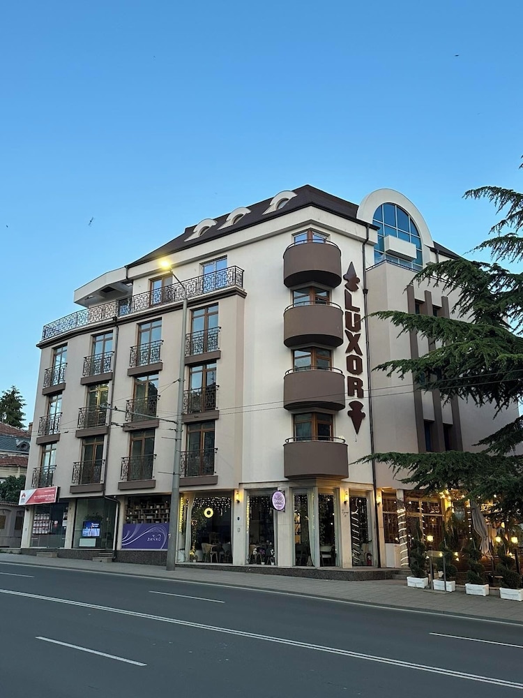 Hotel Luxor 1/50