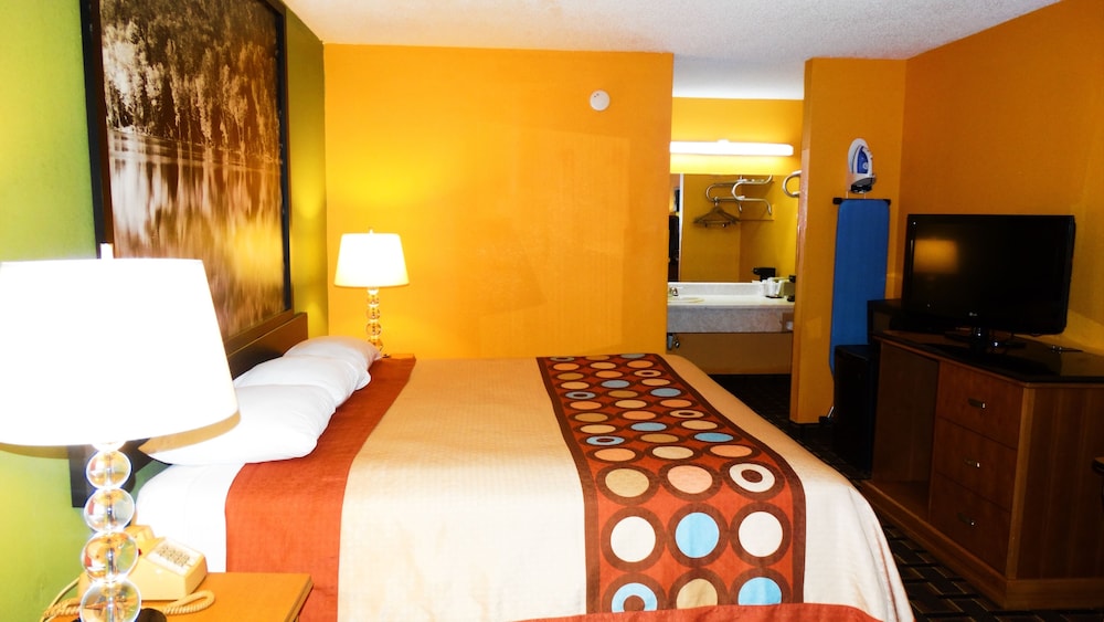 Americas Best Value Inn Darien 20/38