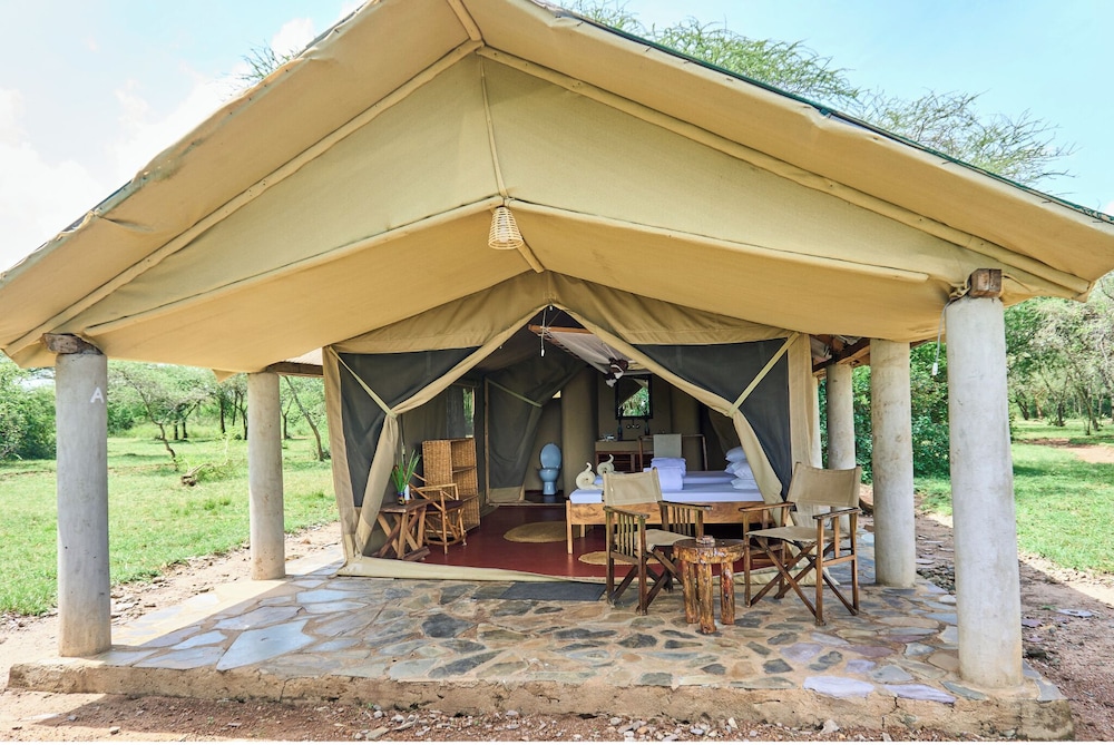 IKOMA TENTED CAMP 6/50
