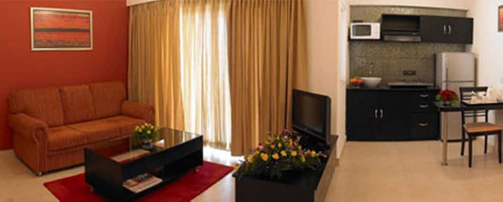 Royal Orchid Golden Suites Pune 23/52