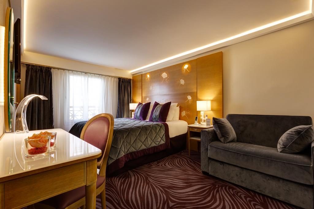 HOTEL MUGUET 42/50