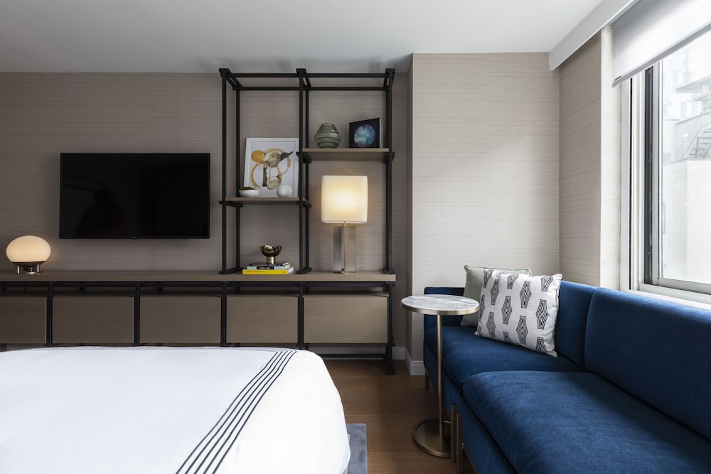 ROOM, KING BED, LOUNGE ACCESS, HIGH FLOOR