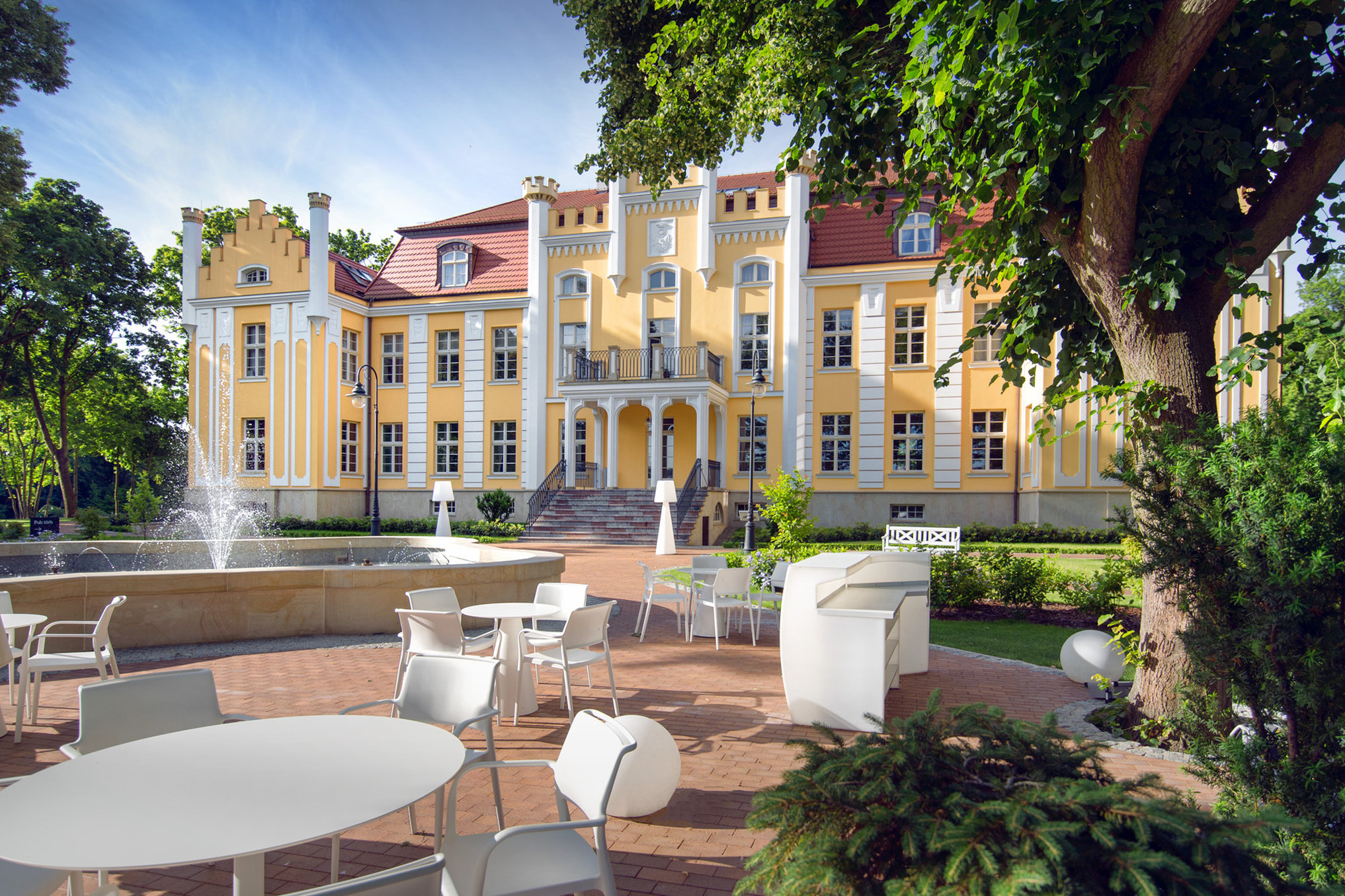 QUADRILLE CONFERENCE & SPA 1/50