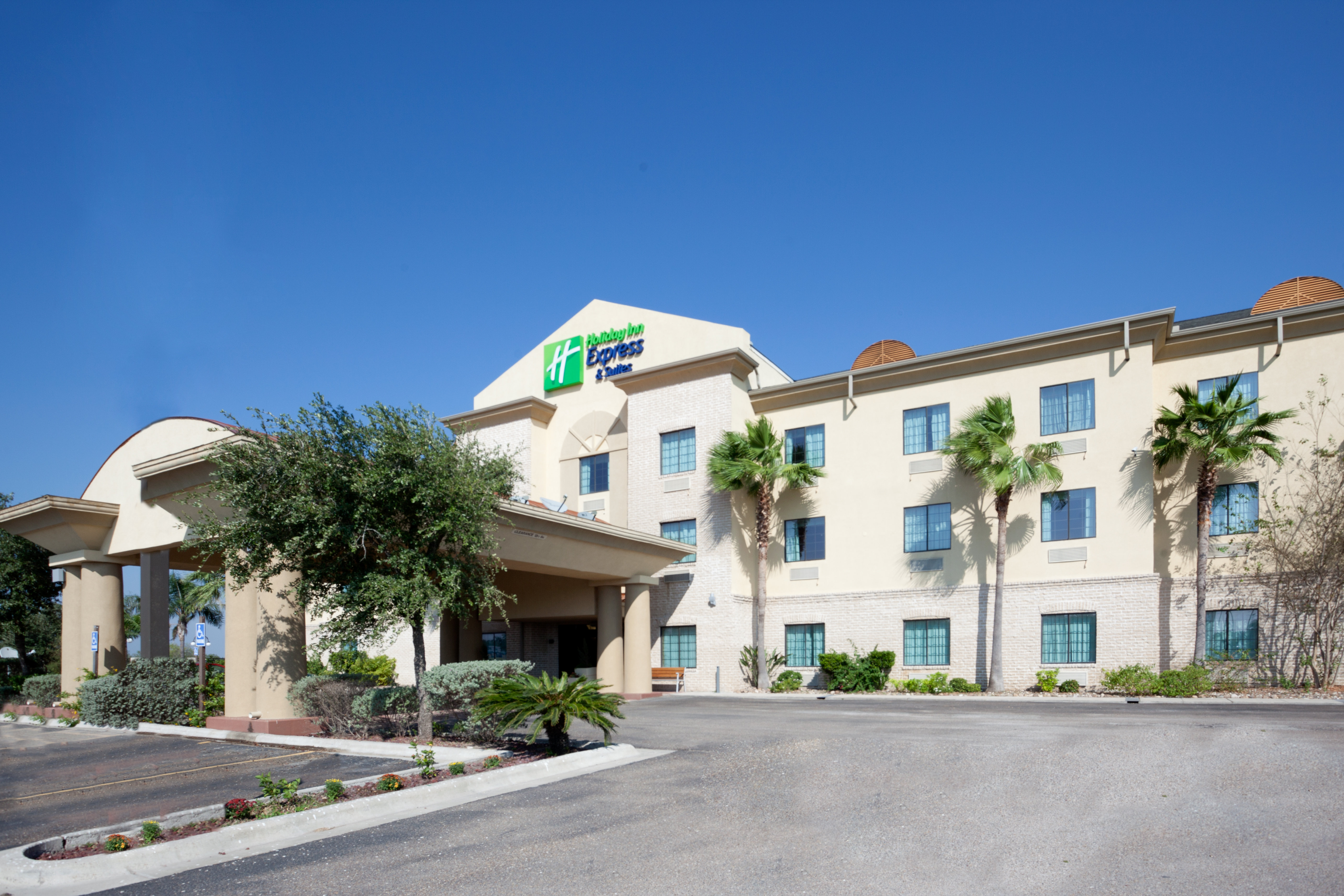 Holiday Inn Express Hotel Suites Alice 58/62