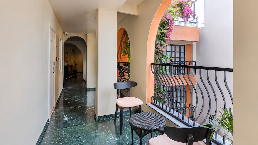 HOTEL POONAM HAVELI 28/50