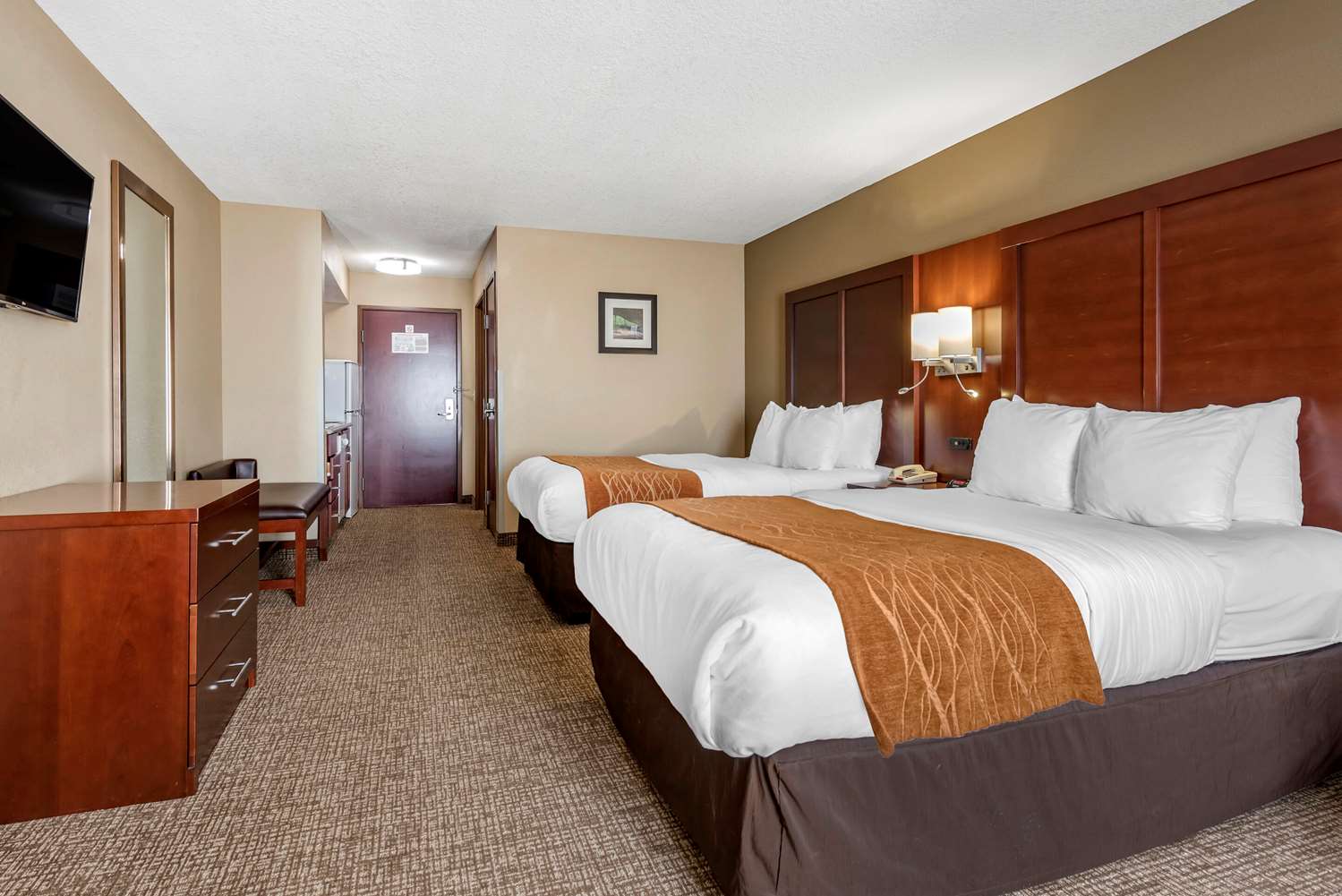 Efficiency, 2 Double Beds