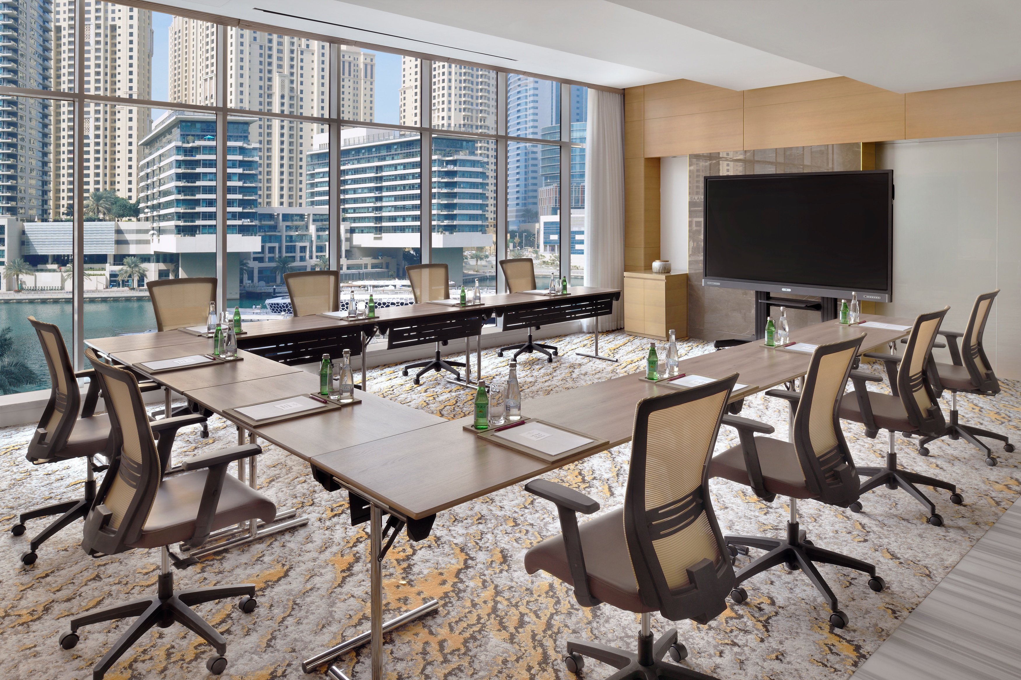 Crowne Plaza Dubai Marina 61/78