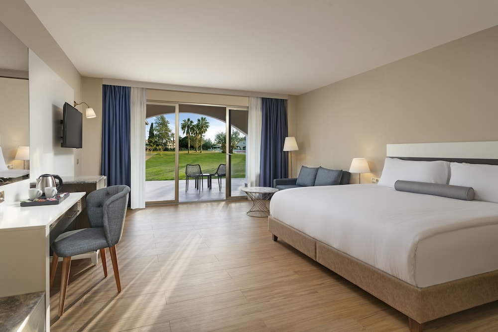 Room, 1 King and 1 Single Beds, Garden Floor