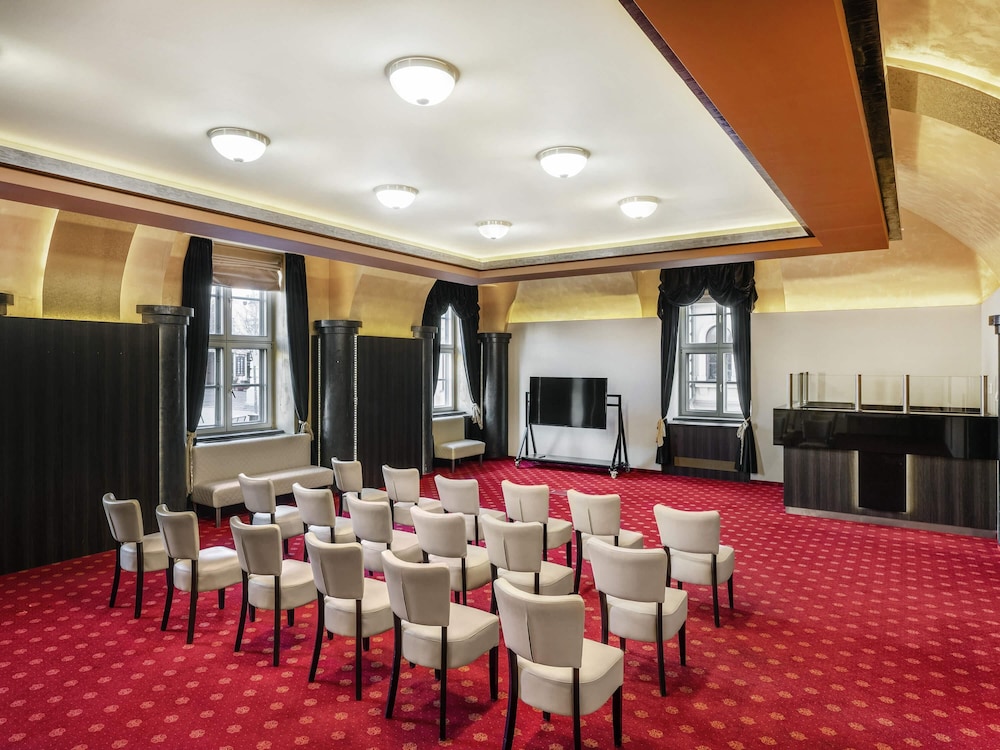 Mercure Szekesfehervar Magyar Kiraly 59/64