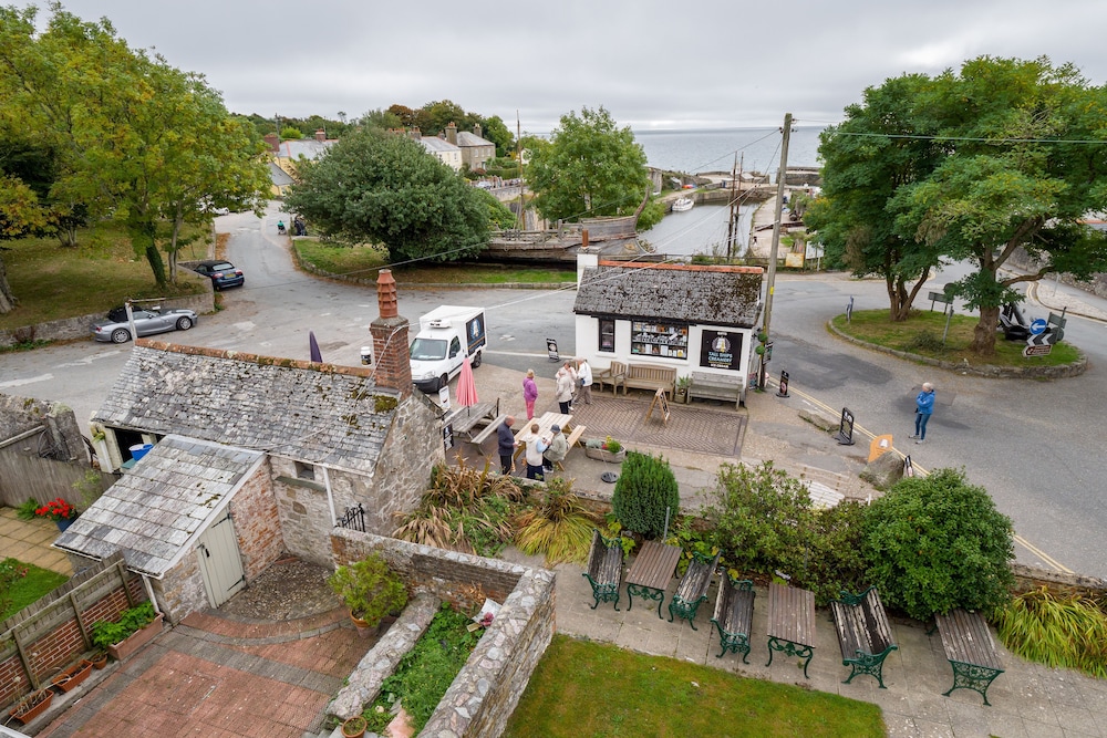Rashleigh Arms 44/50