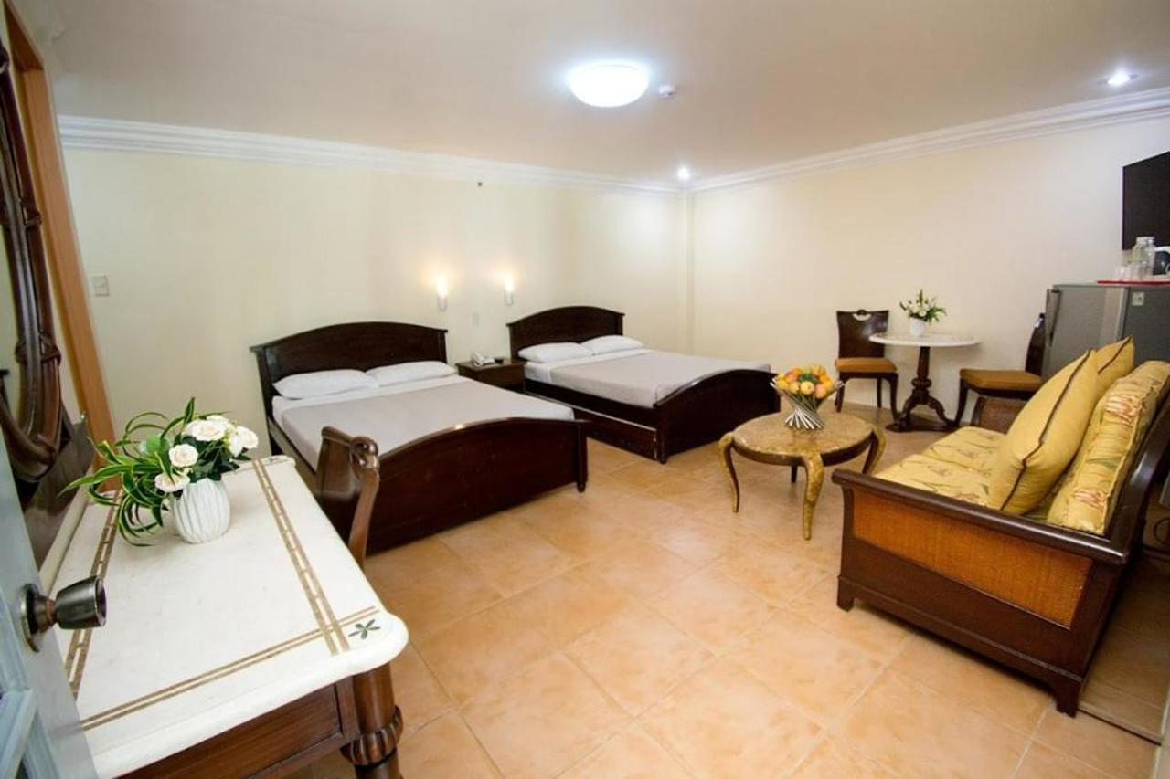 El Centro Beach Resort Boracay 10/10