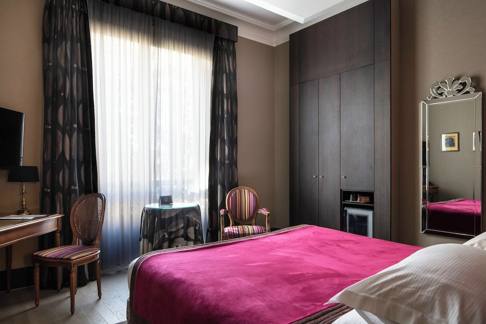 Regents Garden Hotel 9/50