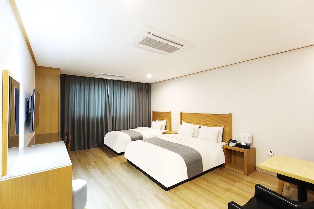 Hotel Golden Hill 23/65