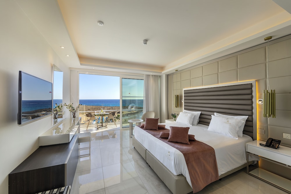 Chrysomare Beach Hotel & Resort 16/68