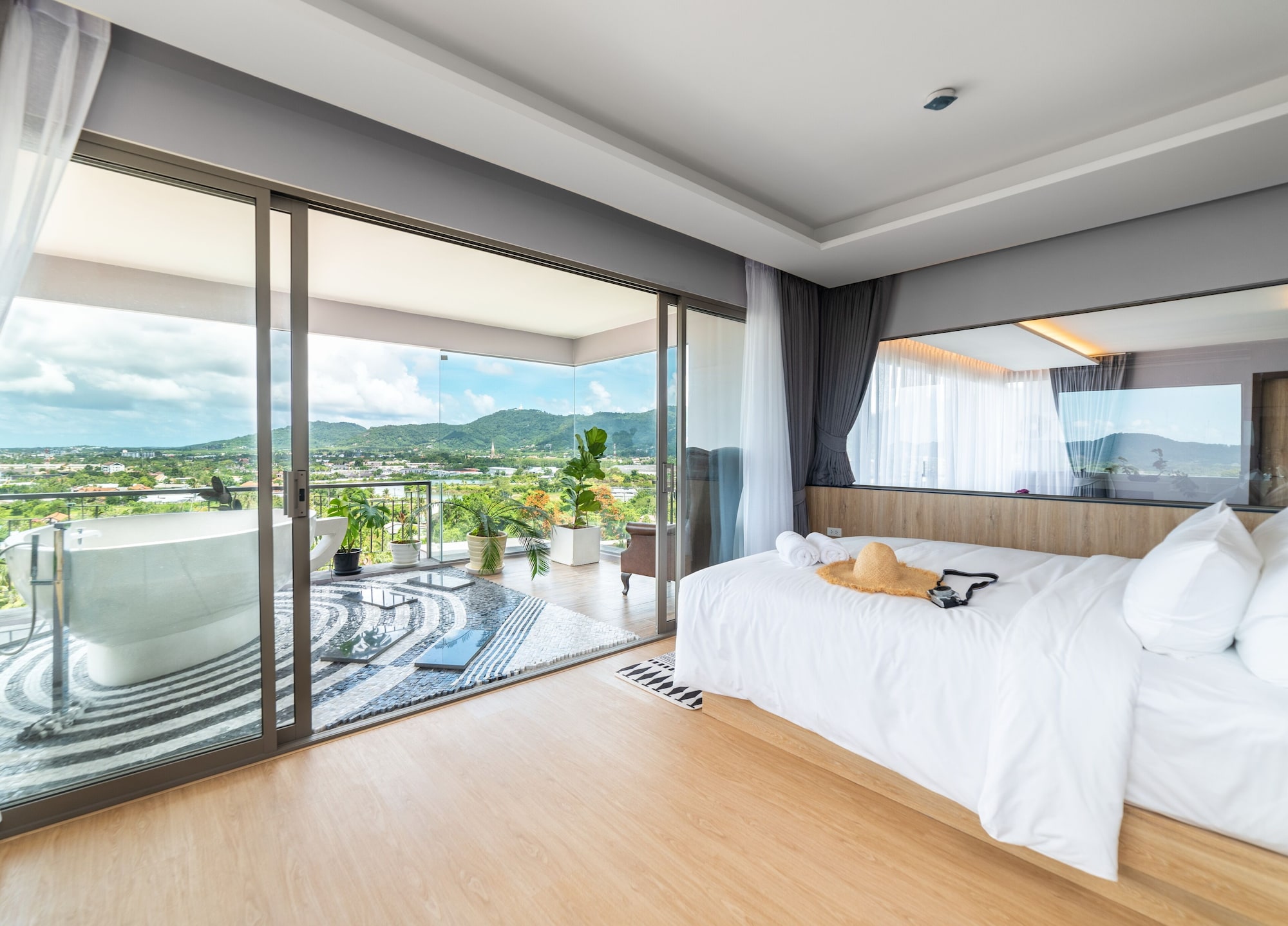 Panorama, Studio, Suite, King Bed