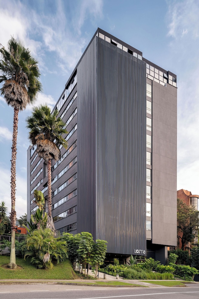 Versus Hotel 7/65