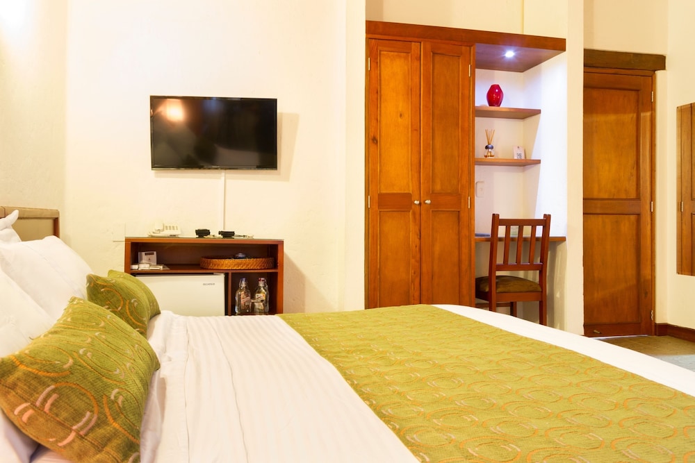 LA CAMPANA HOTEL BOUTIQUE 17/64