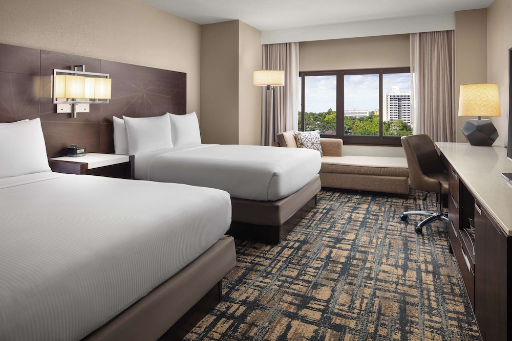 ROOM, 2 QUEEN BEDS, DISNEY SPRINGS VIEW, ACCESSIBLE