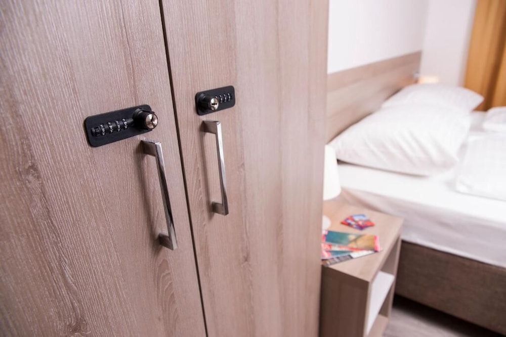 HOSTEL SOL 19/62