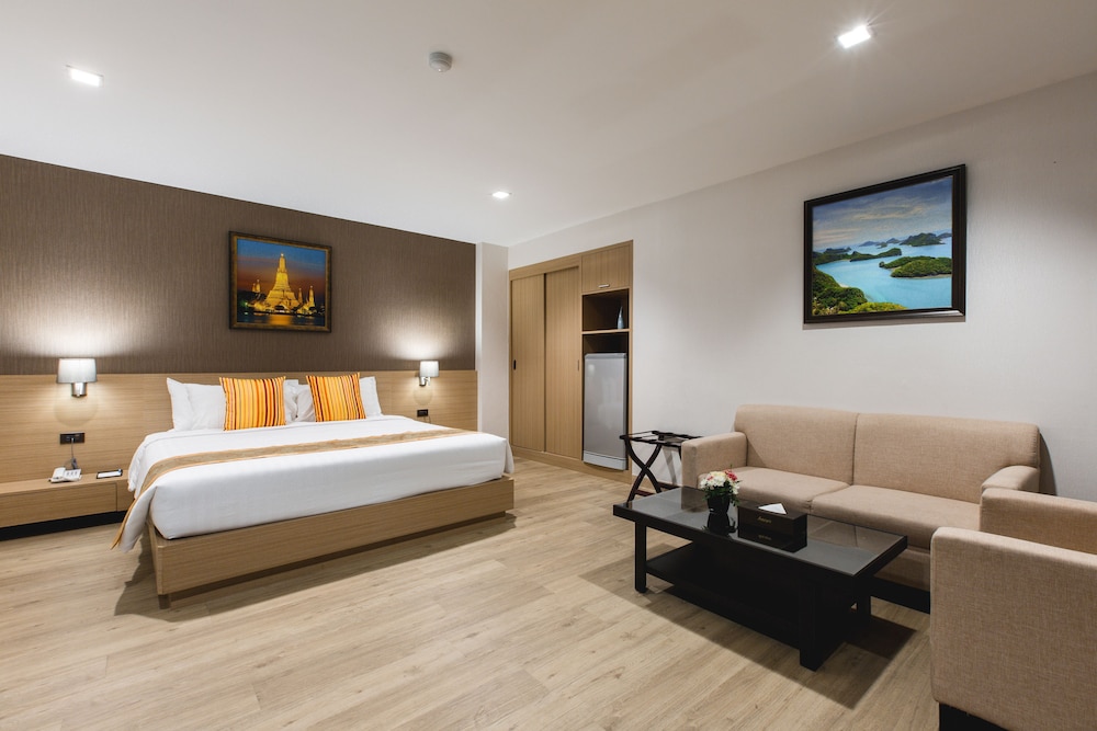 Adelphi Pattaya 25/61