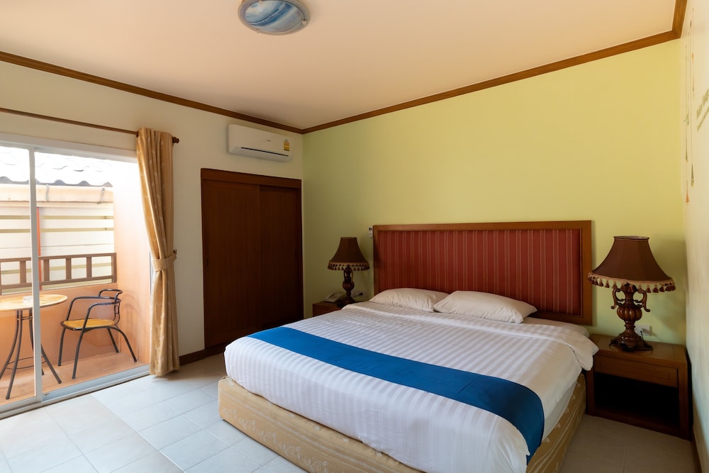 Thipurai Beach Hotel 14/50