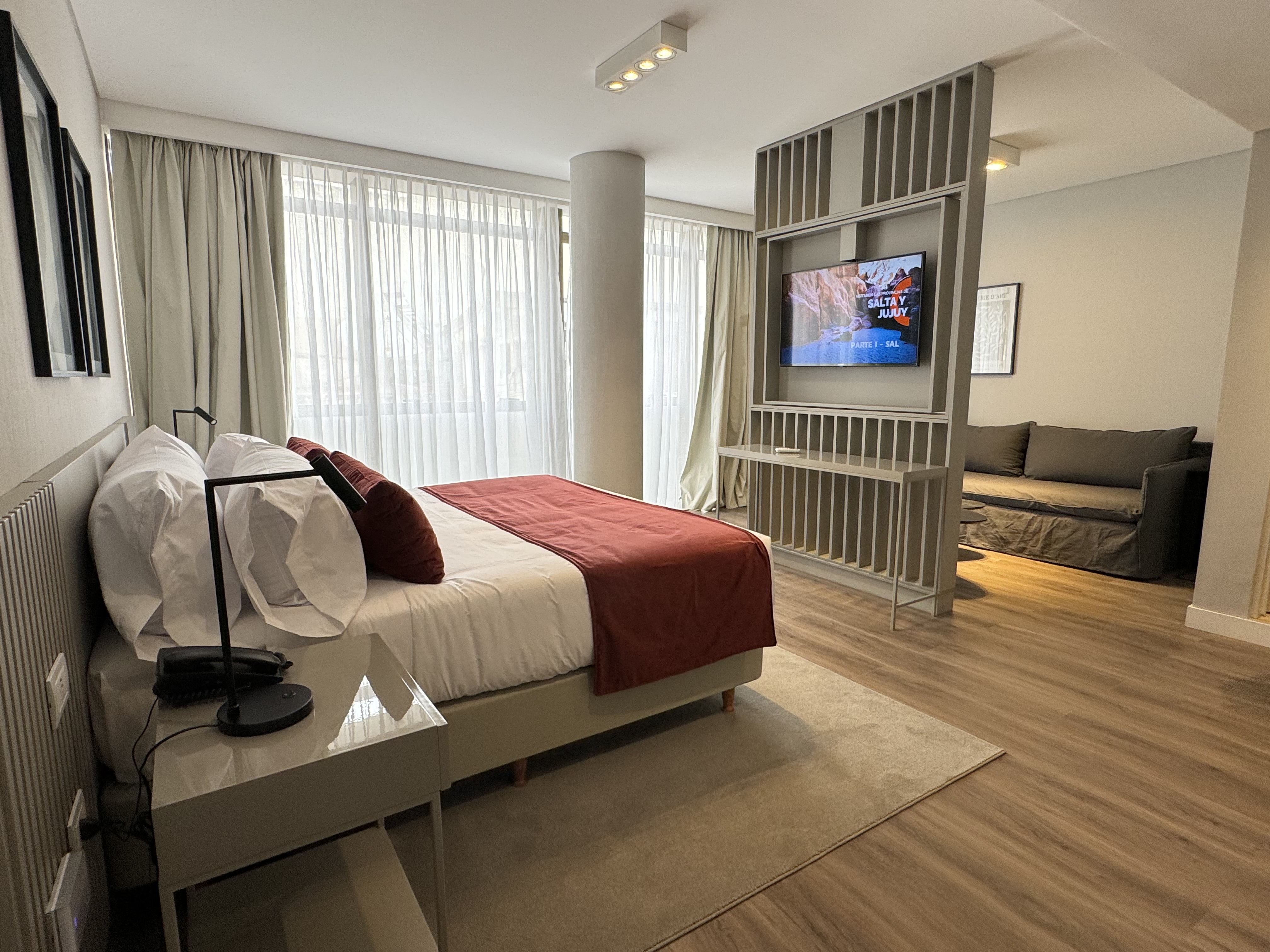 Suite, Double or Twin Bed