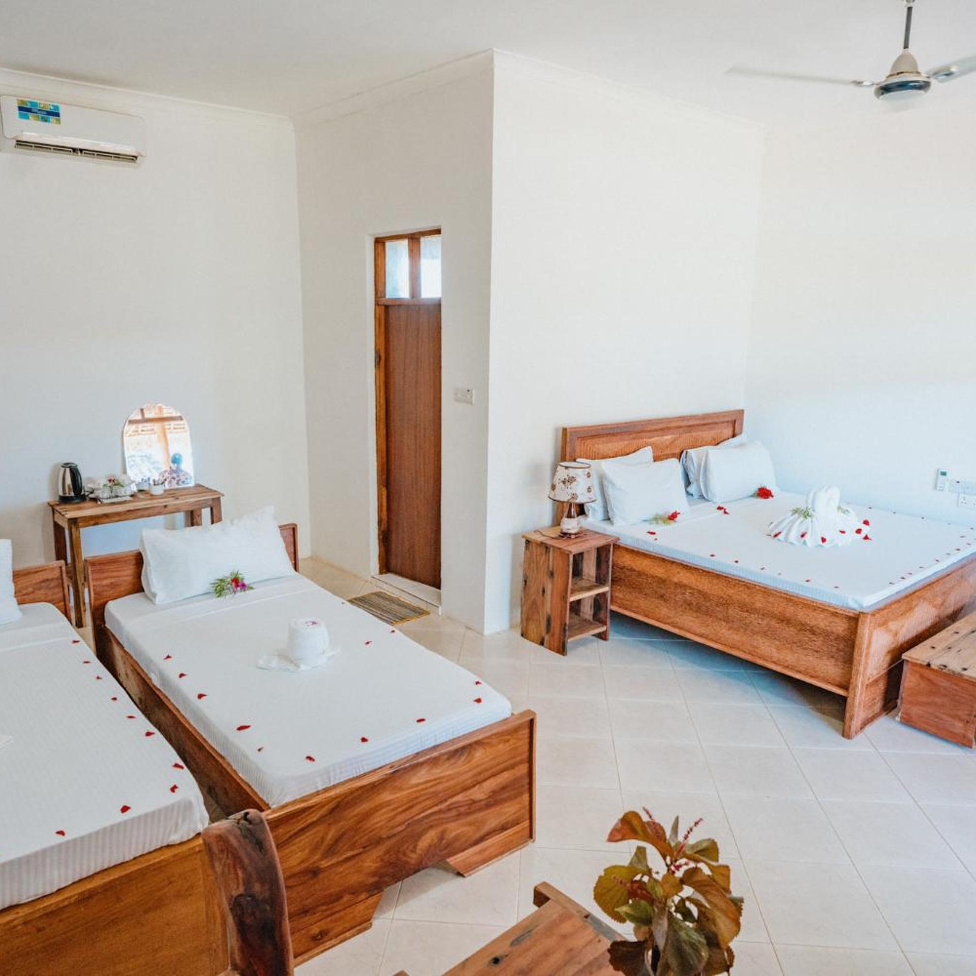 Family Room Sea View, Bella Vista Resort Zanzibar 2/7