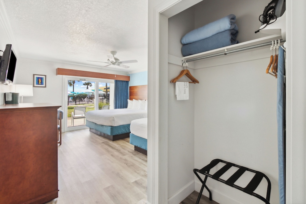 Seahorse Oceanfront Inn 10/50