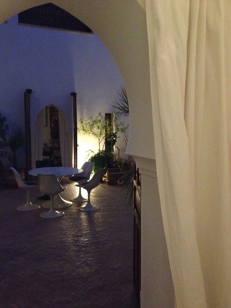 Riad Up 3/47