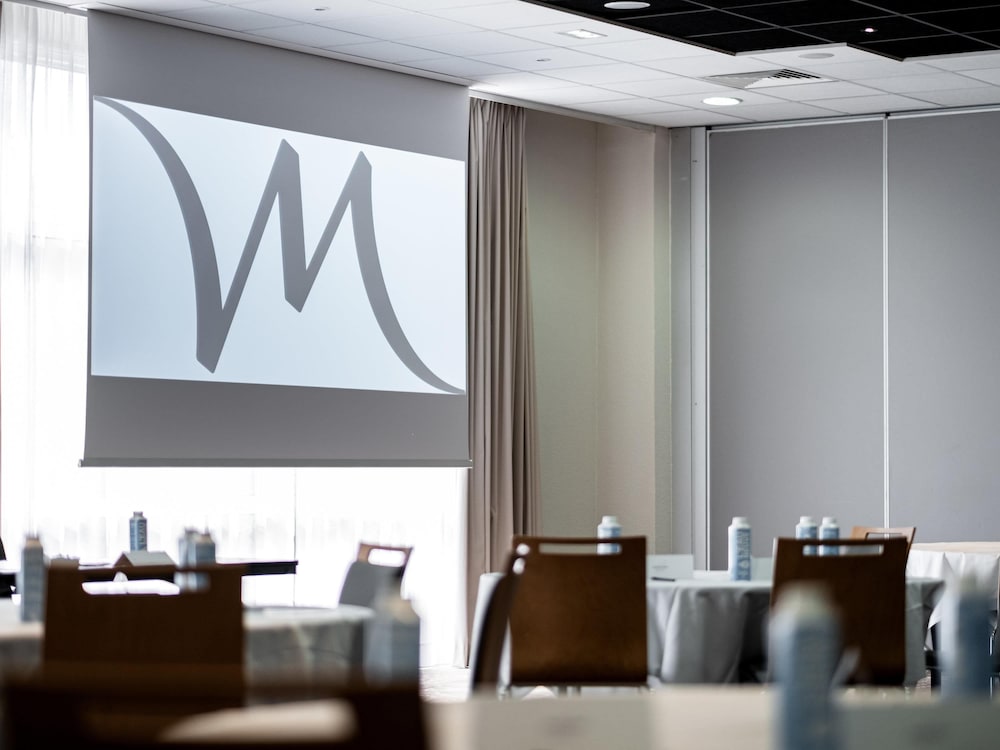 MERCURE COMPIEGNE SUD 13/76