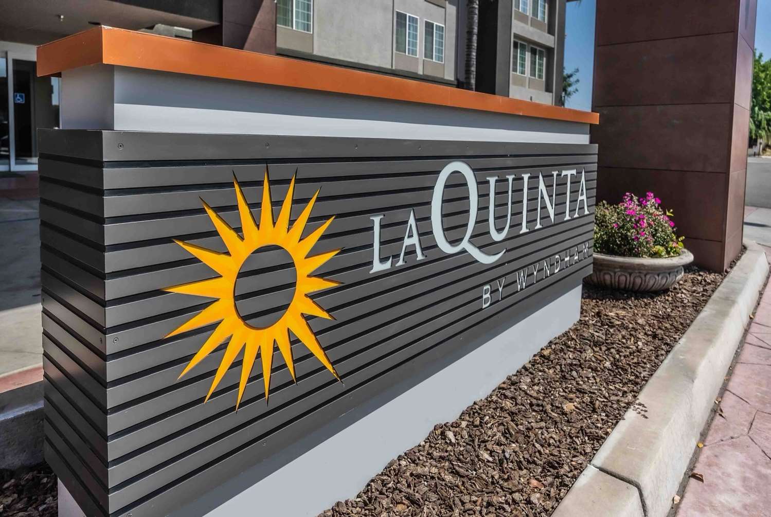 La Quinta Inn & Suites by Wyndham Fowler 12/61