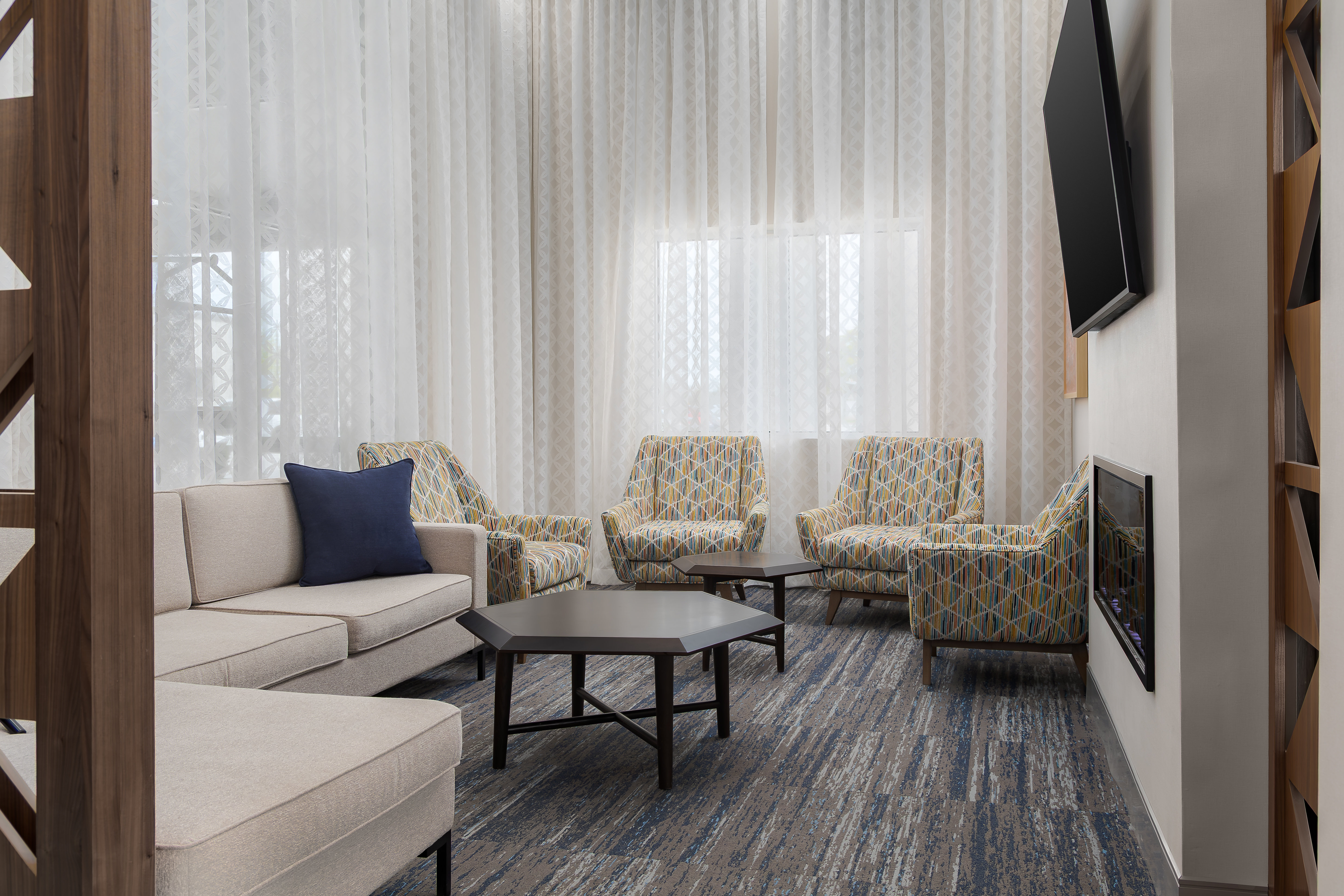 Holiday Inn Express Suites Chatham South 47/75