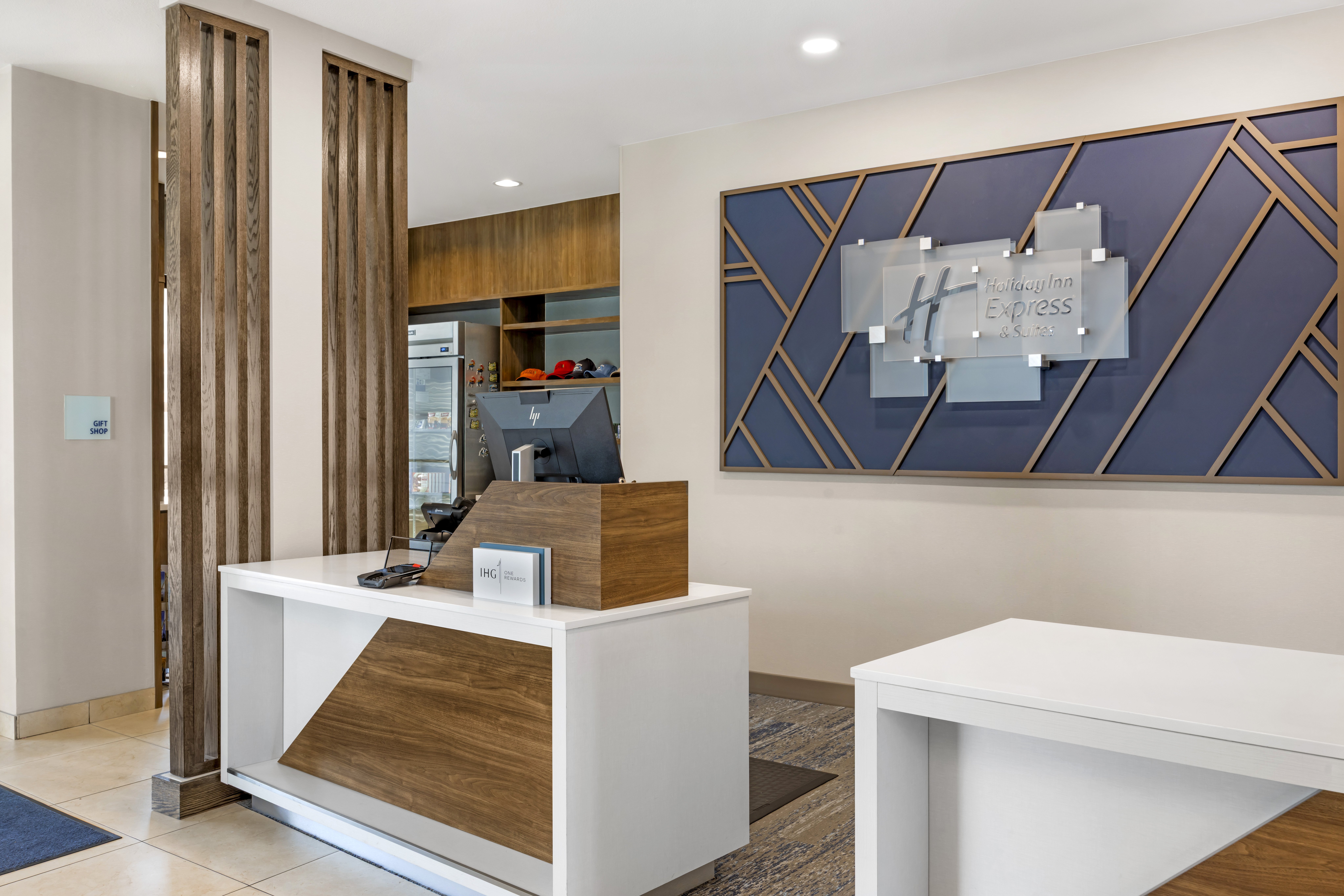 Holiday Inn Express Hotel Suites Astoria 15/69