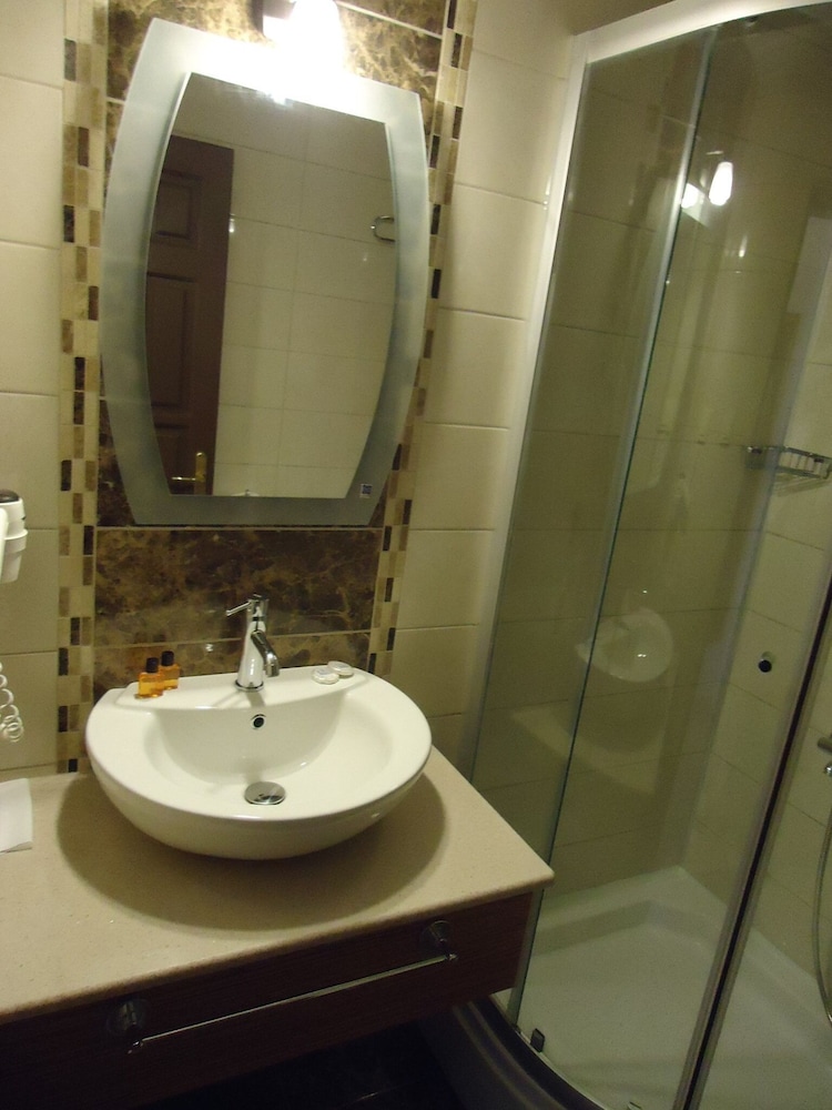NOVIS HOTEL CLEOPATRA 74/75