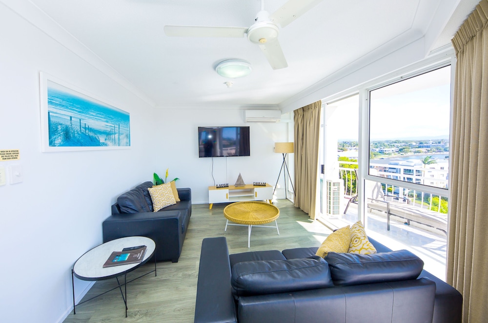 Atrium Resort 38/70