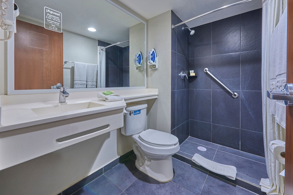 City Express by Marriott Tehuacan 50/50