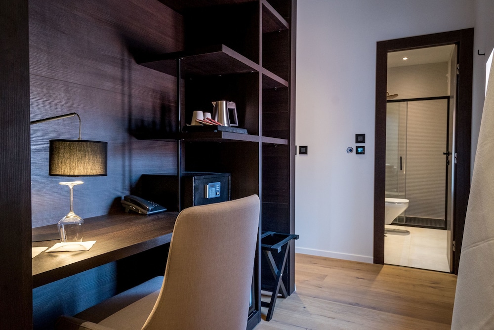 Murum Boutique Hotel 52/54