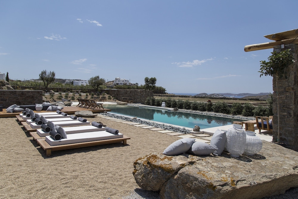 Portes Mykonos Suites And Villas 35/77