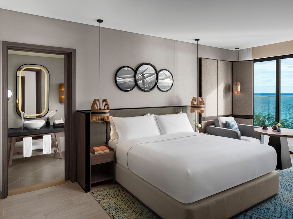 1 Bedroom, Suite, King Bed, Ocean Front
